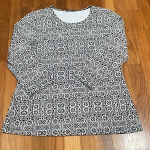J. McLaughlin Black and White Geometric Long Sleeve Top